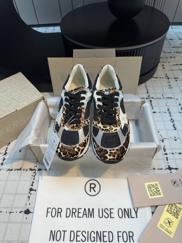 顶级版本Ggdb~~Golden Goose Deluxe Bran D# 全网最好版本不服来比 # Ggdb Snerkers系列~~火红程度上怼小白鞋，！明