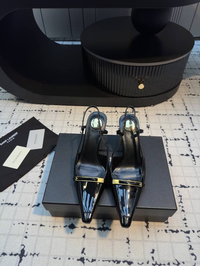 Saint Laurent 25Ss Ysl金属高跟鞋 上脚特别稳，超跟脚，放心入！鞋跟是重新开模定制的，独家的鞋跟，高度与正品一致区别各种不对版！高级的性感，