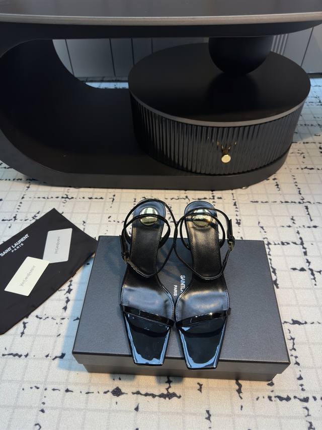 Saint Lauren* Ysl 杨树林新款小金条高跟凉鞋 中跟设计更稳更好穿 小姐姐的美丽尤物高跟鞋 优雅迷人性感 女人味十足！ 鞋面牛皮 内里垫脚羊皮 意