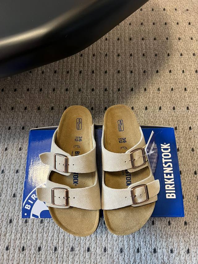 Birkenstock 勃肯经典款拖鞋 Birkenstock 它的历史十分悠久，可以追溯到 多年前。Johann Adam Birkenstock 在当地教堂