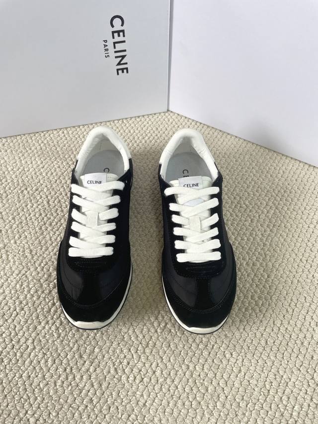 Celine｜赛琳25Ss春夏最新款Racer系列 阿甘鞋 超多明星时尚博主种草 阿甘鞋鞋型设计经典永不过时 酷帅又百搭无论是运动风穿搭 还是日常出街的休闲装，