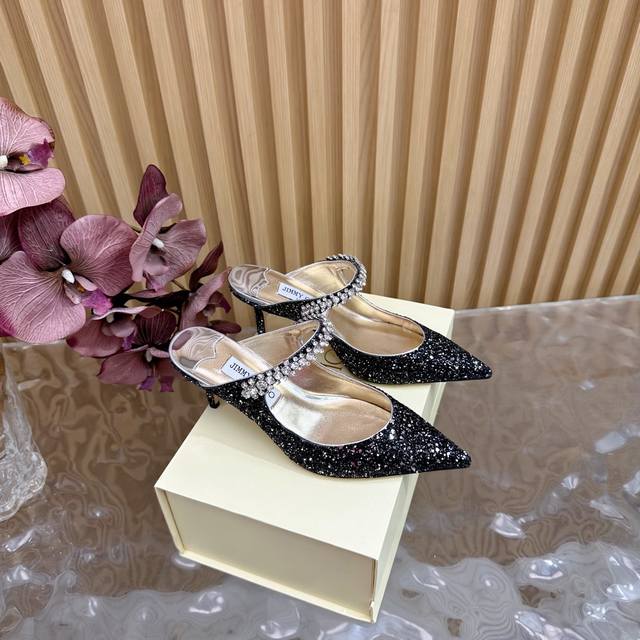 2025Ssjimmy Choo 晚宴高跟凉鞋 单鞋 顶级版本 澳大利亚尖头 圆头系列、简直是美上天了，爱上优雅、爱上俏皮的未来感，光看一眼便想马上拥有，但一双