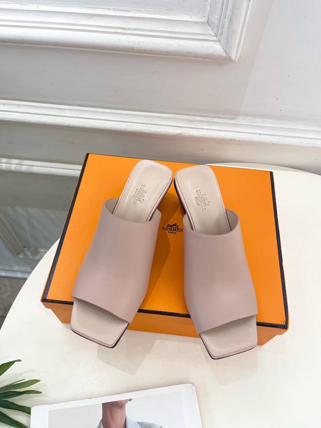 爱玛仕 25 2025春夏新品 专柜新款 Kylie 60几何金属跟拖鞋系列 鞋面：原版特定制小牛皮 牛猄 内里：进口水染羊皮 大底：原版真皮大底 跟高：6Cm