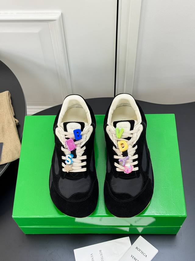 出厂价Pp： 扣子+10 Bottega Veneta 葆蝶家Bv最新款Orbit Flash系列 情侣款 复古 芭蕾舞 休闲 运动鞋 跑步 阿甘鞋 原版购入开