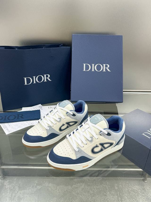 出厂价Pp ： 、B57低帮全套包装飞机盒 迪奥 春夏最新情侣款休闲鞋 Dior Oblique B57 Cd标志性字母Logo圆头低帮系带滑板鞋 明星同款平底