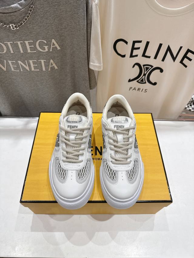 高版本出厂 Fendi 芬迪2025Ss新款 First 1系列网面系带厚底休闲运动鞋 顶级版本原版购入开发做货 这双芬迪First 1运动鞋，采用高科技网布与