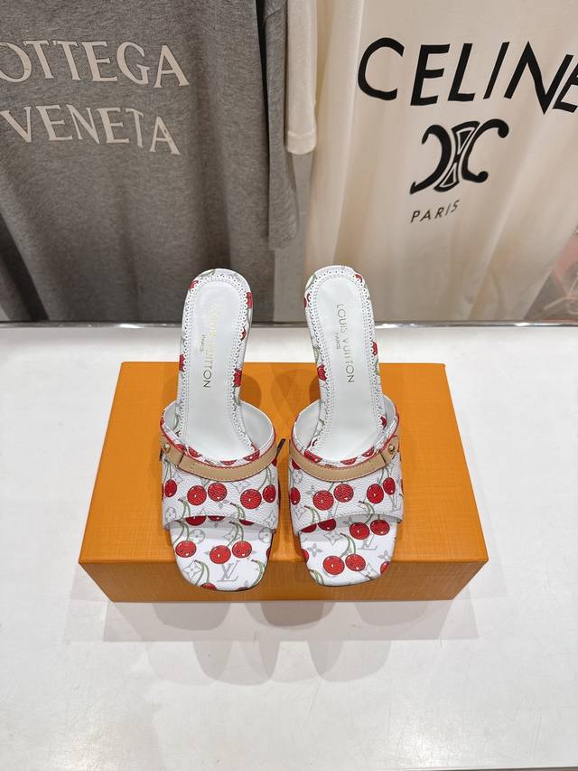高版本出厂 Louis Vuitton Ss25 New Arrival Lv驴牌春夏新品系列高跟拖鞋 简约精致，高级感满满，尽显优雅气质～上脚超好看，拉满了夏