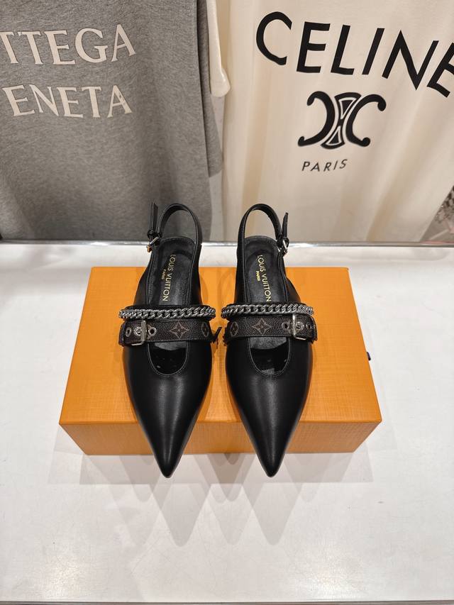 高版本出厂 Louis Vuitton Ss25 New Arrival Lv驴牌春夏系列新款尖头平底凉鞋单鞋 简约精致，高级感满满，尽显优雅气质～上脚超好看，