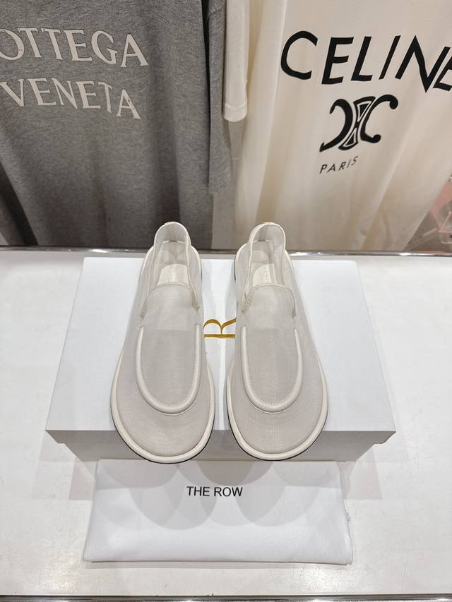 高版本出厂 The Row 2025Ss夏季爆款平底网纱乐福鞋单鞋 非常舒服的平底鞋，极简设计理念，版型显瘦好穿颜值与实用性并存 鞋面：原版定制网纱面 垫脚：羊