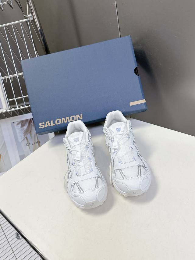 男装10 Salomon Xt Whisper 萨洛蒙 户外休闲 运动鞋 超多明星时尚博主种草原版购入开发 做货 全新演绎的专注于其空气动力学的外观上，标志性白