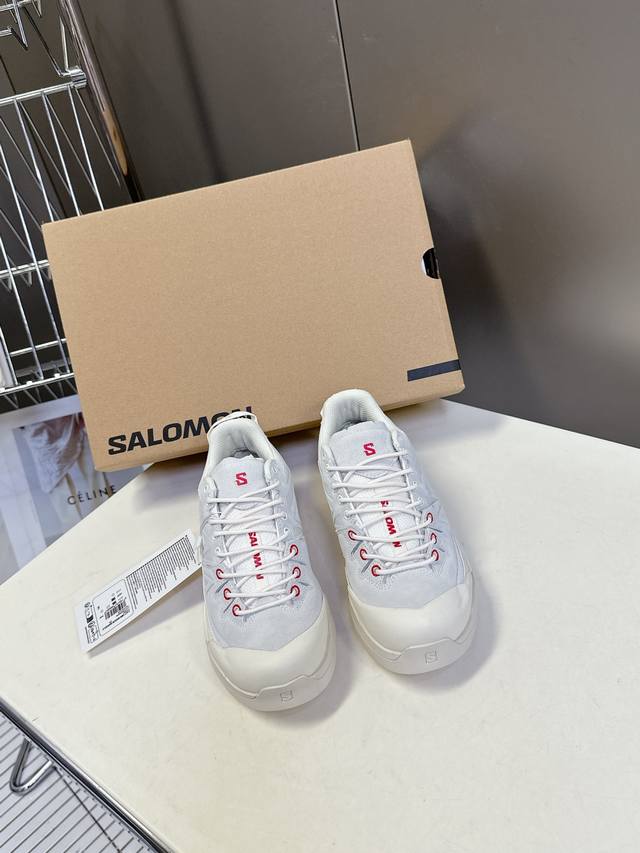 Salomon Xt Whisper 萨洛蒙 户外休闲 运动鞋 超多明星时尚博主种草原版购入开发 做货 全新演绎的专注于其空气动力学的外观上，标志性白色与奶油色