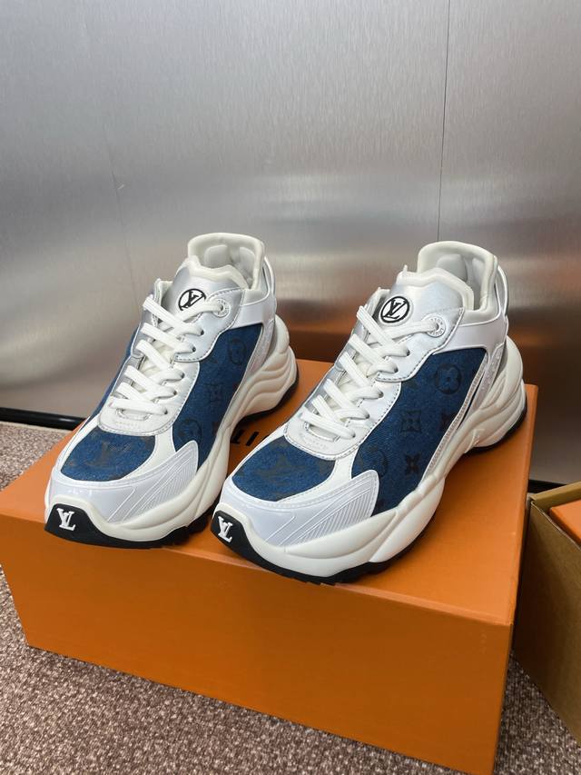 Louis Vuitton 2025春夏走秀高定Run55经典系列果冻色系带休闲运动女跑鞋 Lv 字母Logo厚底拼色老爹鞋 材质：鞋面进口小牛皮 环保透气3D