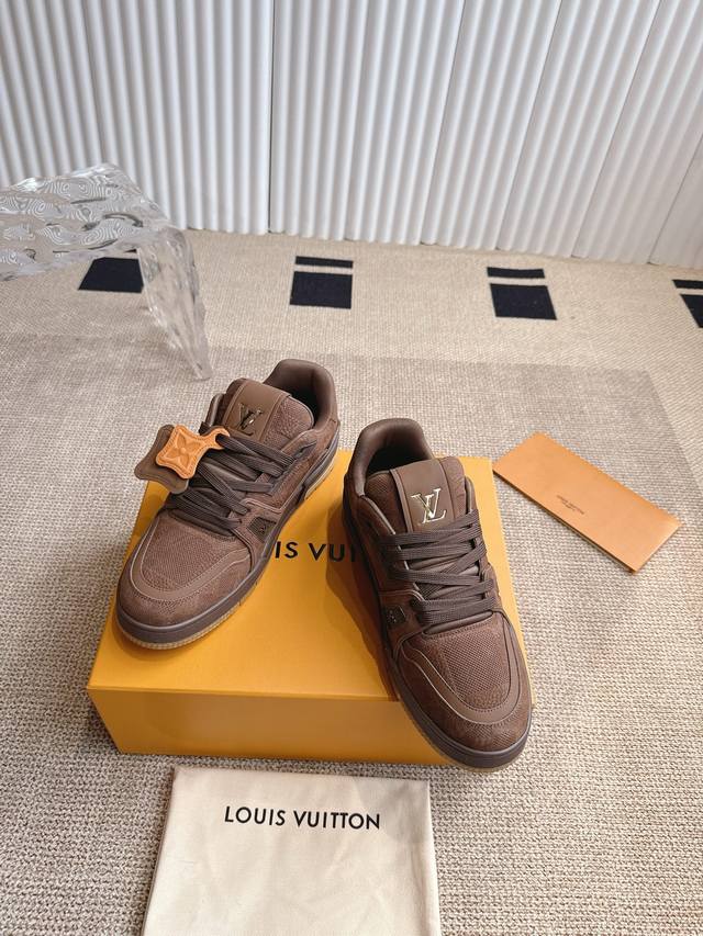 Louis Vuiton 路易威登 Ss新款 Lv Trainer系列板鞋篮球鞋 Lv Trainer运动鞋是由设计师Virgil Abloh由复古篮球鞋激发的