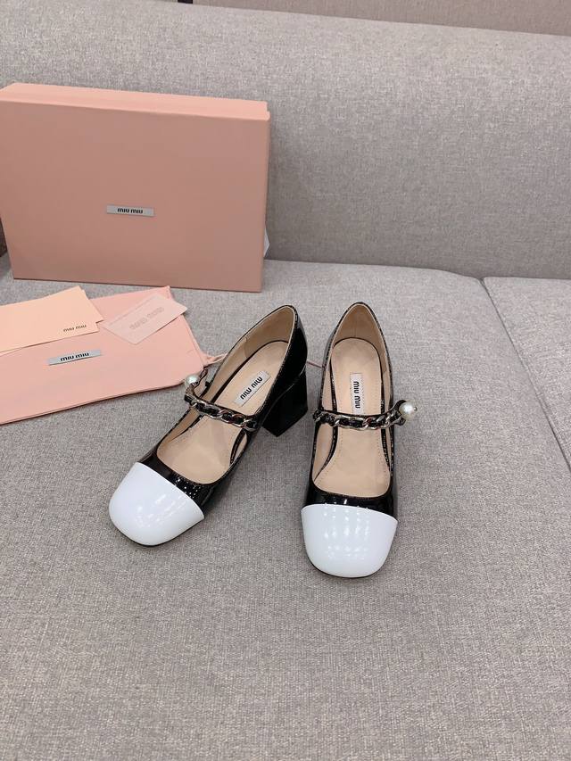 平底 高跟 Miu Mi*经典公主少女风玛丽珍系列方头撞色系列复古又时髦 链条元素镶嵌针织 超减龄！日常通勤穿着也是非常不错的！ 鞋面原版拼色牛漆皮 内里垫脚羊