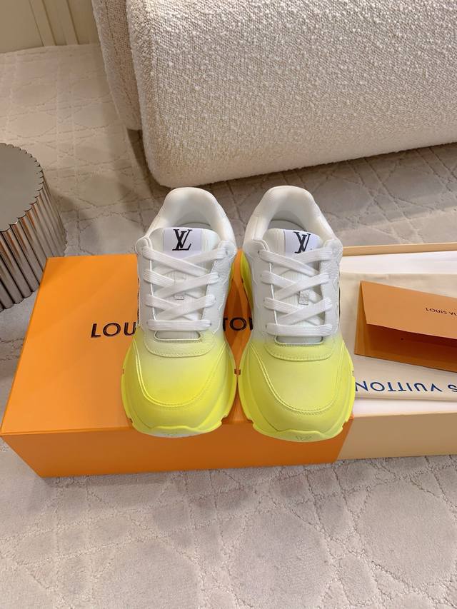 出厂价P 顶级版本 Louis Vuitto*新款Classic擦色系列运动鞋 男女同款 超级舒适轻便 原版购入1:1复刻 细节对版Zp 随意进出专柜 女码 3