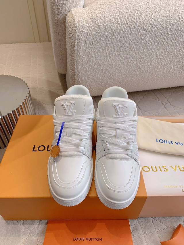 出厂价P 粉色只有女码 Louis Vuitto*经典Trainer系列板鞋 男女同款 原版购入1:1复刻 细节对版Zp 随意进出专柜 女码 35 39 40定
