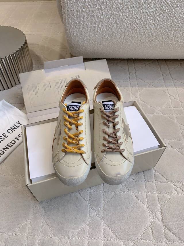 出厂价P Golden Goose Ggbd新款小脏鞋 可以搭配一切的鞋 有内增高显腿长 少女感满满 完胜之前经典系列 鞋面牛皮 内里垫脚牛皮 原版开模大底 尺