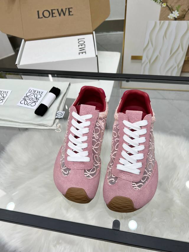 2025年早春新款，王一博同款！ 情侣款Loewe罗意威Ballet Runner2.0运动鞋德训网面鞋 全新配色复古系列跑鞋 标准码数：女码 ,35–40，扣