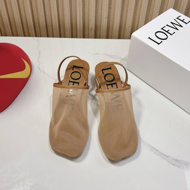 Loewe 罗意威 25Ss春夏新款 冰丝网 猫跟 拖鞋 真正空调鞋，加若隐若现的美感，上脚真的太美了！！！ 强烈推荐，超级懒人时装拖，三种穿法 明星博主同款！