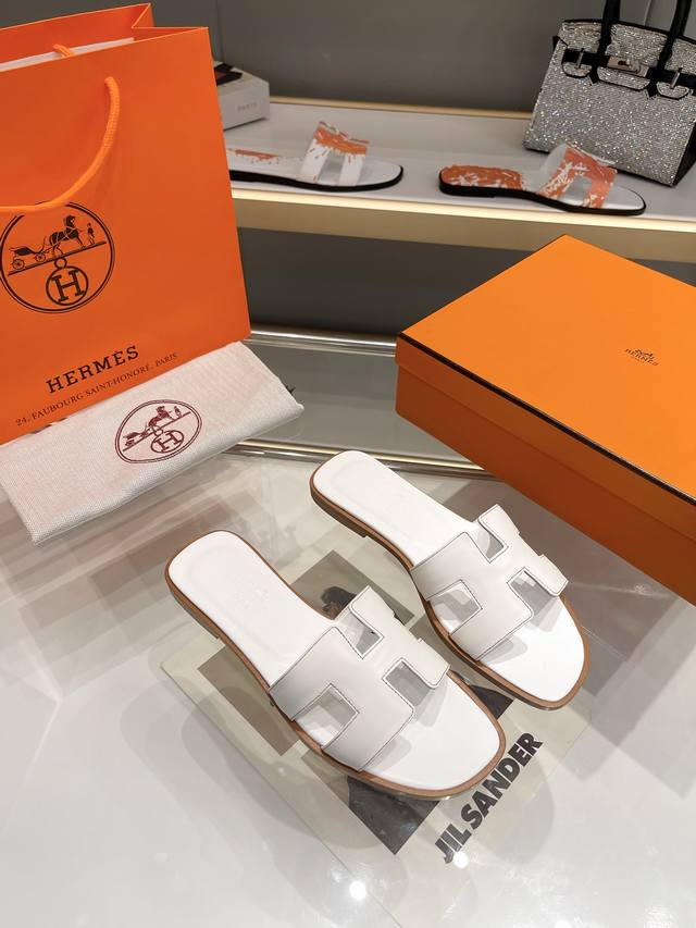 2025新款， 高端中底全牛皮全包工艺 全新改版 HermèS 包装升级，版型做工材料升级。 Hermes市场最高版本纯手工鞋 顶级产品爱马仕拖鞋 新款高端时尚