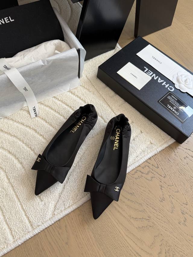 Chanel 25C新款玛丽珍尖头单鞋 绝美玛丽珍系列很难不爱 鞋面真丝 内里羊皮 真皮大底 Size:35-39 其他码数定做