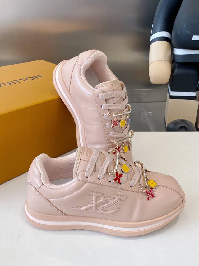男码+20 配饰+50 Louis Vuitton 25Ss新品 萌嘟嘟的运动鞋 Pharrell Williams与Louis Vuitton合作推出的“Bu