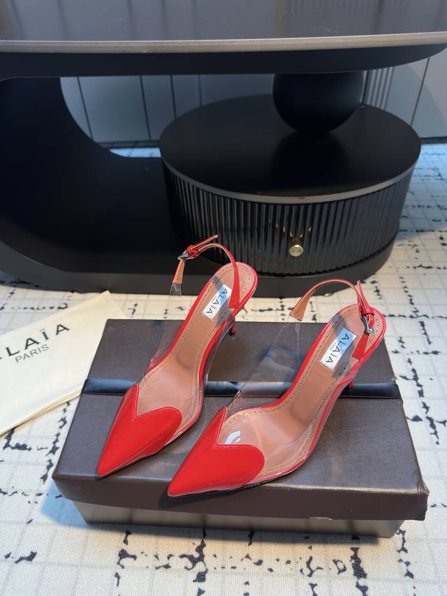 顶级版本新款最新爆品小红书火推Alaia High Love爱心细跟凉拖系列！ “Designerofdesigners”更影响着很多人的风格！这些Alaia的