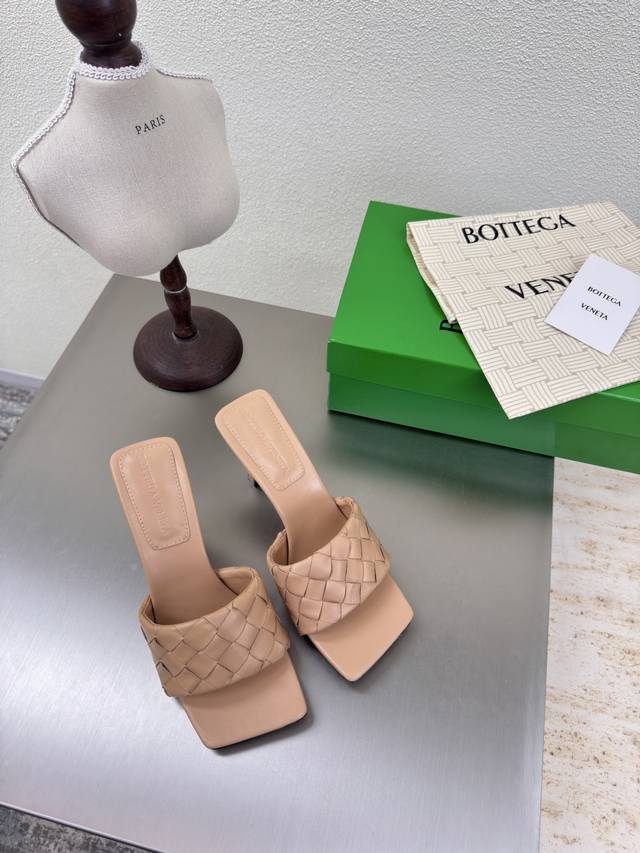 Bv Parco 女士穆勒拖鞋 系列 高跟9Cm 15 毫米级 编织单鞋 真皮手工编织 杏色 编织 这款经典款 简直Bv最新天花板啦 彩色百搭 简约一块皮15毫