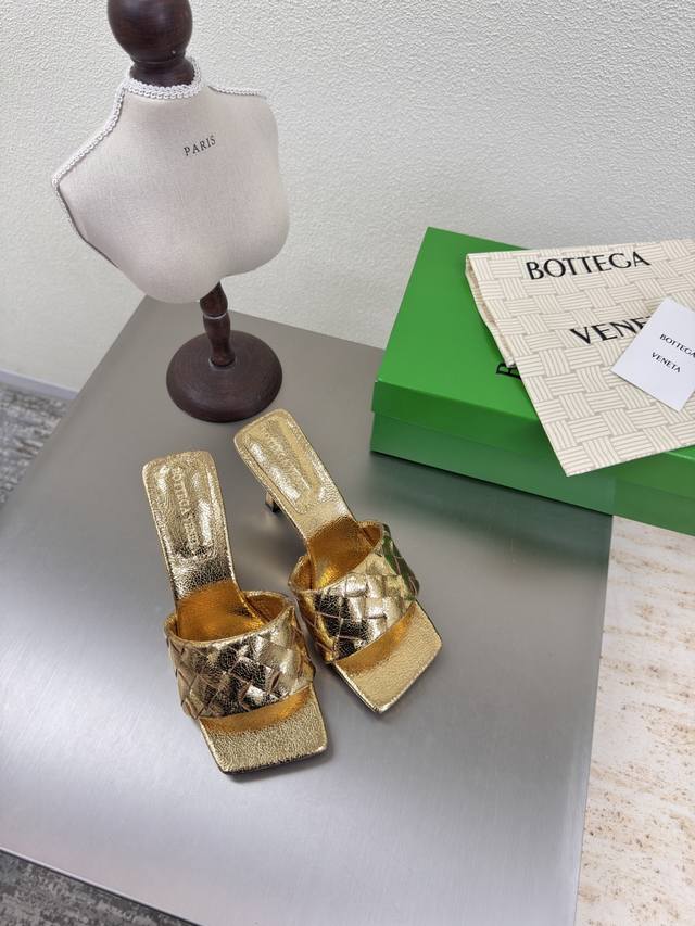 Bv Parco 女士穆勒拖鞋 系列 高跟9Cm 15 毫米级 编织单鞋 真皮手工编织 金色 编织 这款经典款 简直Bv最新天花板啦 彩色百搭 简约一块皮15毫