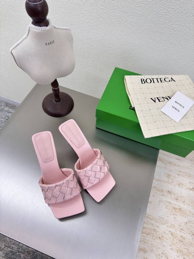 Bv Parco 女士穆勒拖鞋 系列 高跟9Cm 15 毫米级 编织单鞋 真皮手工编织 粉色 编织 这款经典款 简直Bv最新天花板啦 彩色百搭 简约一块皮15毫