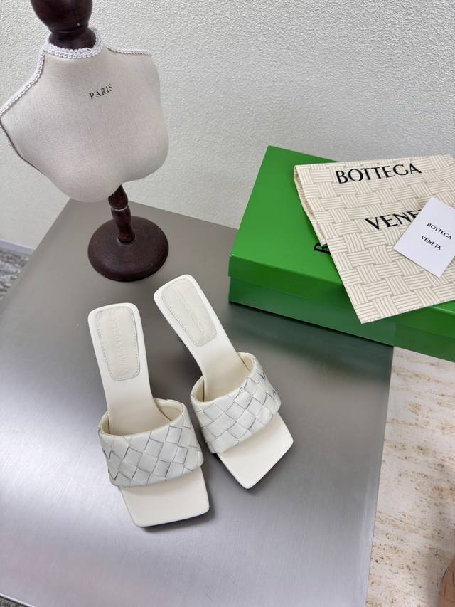 Bv Parco 女士穆勒拖鞋 系列 高跟9Cm 15 毫米级 编织单鞋 真皮手工编织 米白 编织 这款经典款 简直Bv最新天花板啦 彩色百搭 简约一块皮15毫