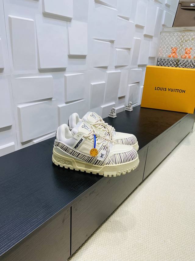 代购级版本： 莞货 Lv驴牌L家最新走秀款 胖墩墩 胖嘟嘟 Trainer 面包鞋 滑板鞋 休闲 情侣款 运动鞋 Diy串珠 Louis Vuitton 路易威