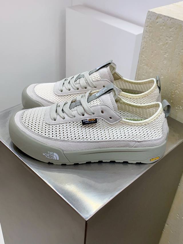The North Face Cedar Measa 北面系列轻便套袜式一脚蹬跑鞋 户外运动抓地耐磨休闲鞋 飞织鞋面透气性强 贴脚舒适度极好 ，超级减震抗疲劳舒