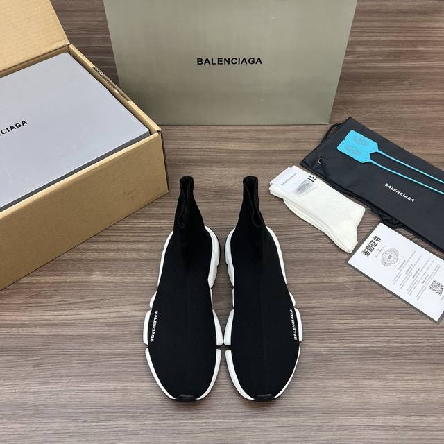 顶级版本Balenciaga巴黎世家毛线飞织靴 升级版推出Speed 2.0 版本全新袜子鞋原厂货 绝非通版 袜子部分可以把脚背和脚踝完全包裹起来， 鞋面是原版