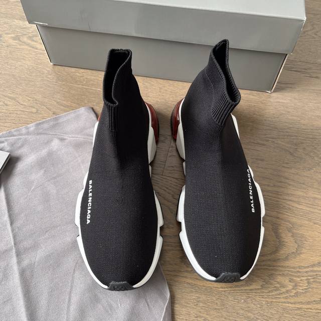 顶级Balenciaga巴黎世家毛线飞织靴 升级版推出Speed 2.0 版本全新袜子鞋原厂货 绝非通版 袜子部分可以把脚背和脚踝完全包裹起来， 鞋面是原版飞织