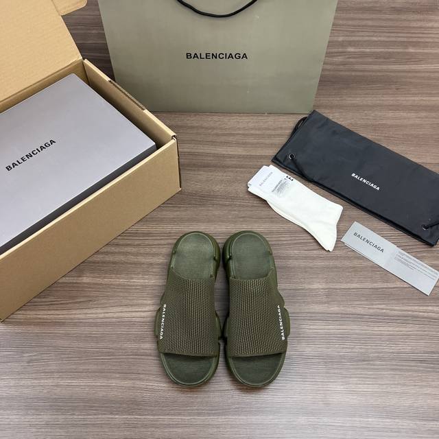 顶级Balenciaga巴黎世家 Speed 2.0 圆头 露趾时尚凉拖 墨绿色 男女同款！ Speed 2.0 大底采用You 材质发泡注塑成型 组合飞织网面