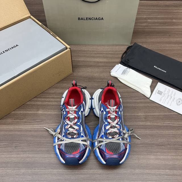 顶级版本 Balenciaga Phantom Sneaker 巴黎世家全新做旧 #3Xl 十代灰红蓝潮流跑鞋。 在延续 Track Trainer 户外轮廓和