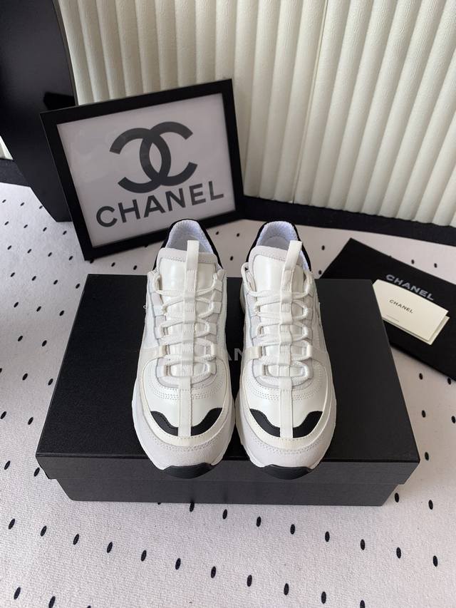Chanel新款棒球鞋 顶级版本 小香2025A 全新棒球鞋来啦~~~ 初夏第一爆款来袭 宝贝们金手指动起来！ Chanel香奈儿25A最新款厚底休闲运动鞋 专