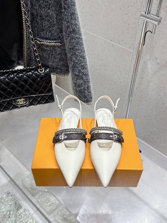 顶级版本 Louis Vuitton 路易威登 Lv25最新 Vibe 链条 平底 矮跟 尖头凉鞋 单鞋 鞋面：牛皮原版金属链条 垫脚：羊皮 鞋底：意大利加厚真