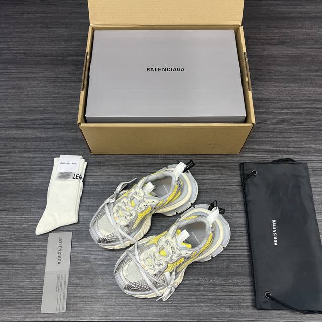 纯原版本Balenciaga Phantom Sneaker 巴黎世家全新做旧3Xl 十代米黄做旧潮流跑鞋 在延续 Track Trainer 户外轮廓和复杂鞋
