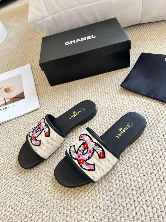 Chanel，鞋面采用立体电绣工艺，上脚舒适柔软透气，复天必备35-43码， ，皮底