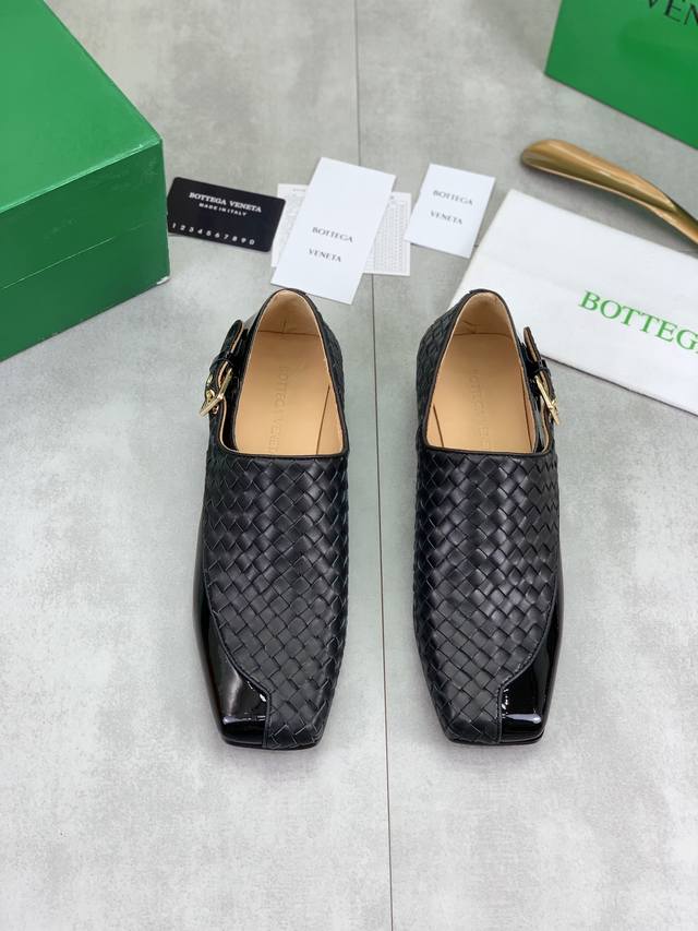 工厂P价P 男款+30 顶级高端版本 代购品质 原版开发 Bottega Veneta2025Ss新品爆款夏季Jim情侣款乐福鞋。Bv新款男女同款Jim孟克鞋抢