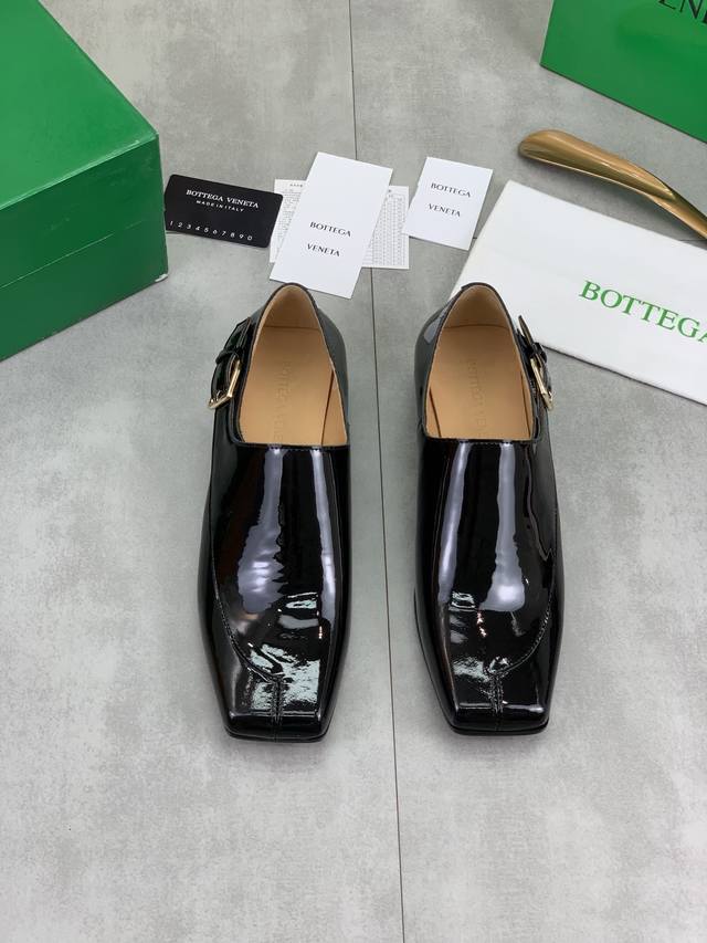 工厂P价P 男款+20 顶级高端版本 代购品质 原版开发 Bottega Veneta2025Ss新品爆款夏季Jim情侣款乐福鞋。Bv新款男女同款Jim孟克鞋抢