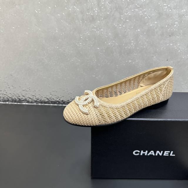 Chanel 香奈儿小香风25Ss终于出编织芭蕾鞋了平底单鞋 值得单独发一篇的鞋子 要说一句终于等到你！ 太优雅太Chill了 夏天穿着吹吹小风 溜溜马路 圆方