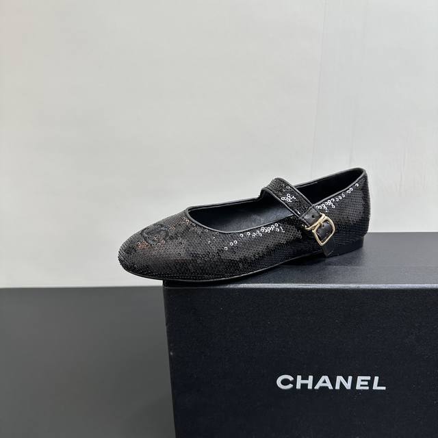 套楦升级版 Chanel香奈儿小香C家 2025Ss 早春走秀款平底单鞋 舒适玛丽珍鞋 超级公主的一双小鞋子 搭配袜子更加出彩 专柜真心一鞋难求 小红书网红秀图