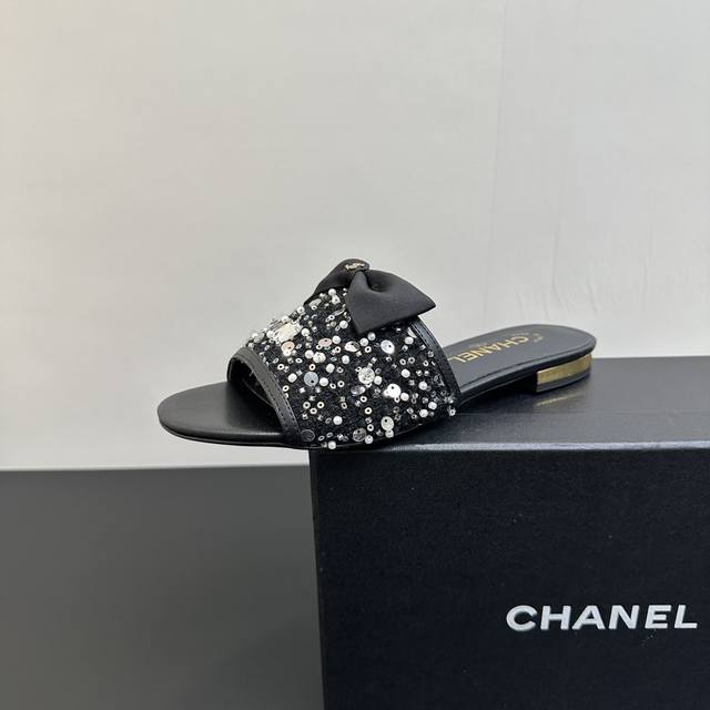 出厂价P Chanel 香奈儿 24Ss 蝴蝶结 拖鞋 自留款，真皮底，蝴蝶结的点缀，上脚美到爆，简简单单，夏天必须要有的小凉鞋 对版开发，随便暴走不磨脚，称霸
