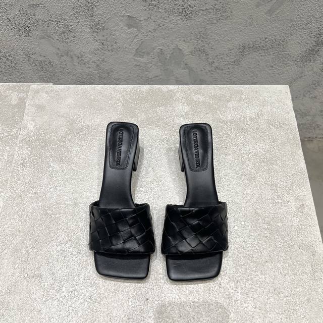 Bottega Venet* Bv Parco 女士穆勒拖鞋 系列 15 毫米级 编织单鞋 真皮手工编织最新最经典凉鞋！扭结编织饰带 Ins&小红书巨多网红明星