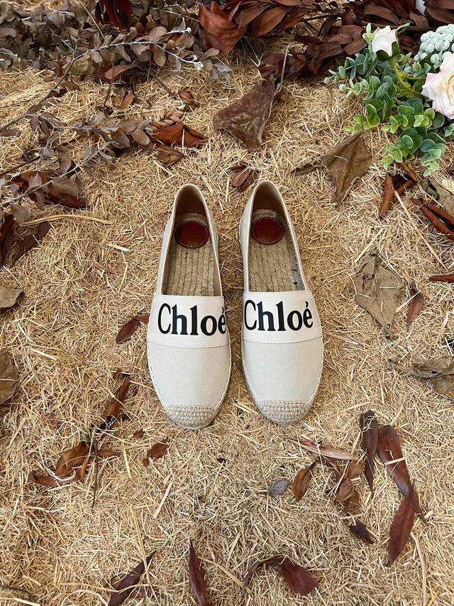 新品 Chloe 蔻依 顶级代购货，最高版本，渔夫鞋 专柜 早春 新款 Chloe帆布字母渔夫鞋系列， 爆款单鞋，上脚很美。 购入正品原版Build。 正品级顶