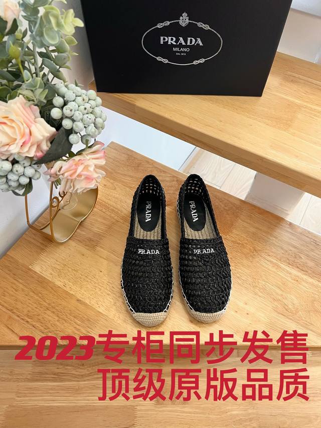品牌:Prada 品名:Prada徽标细节草编鞋 1S055N3Llof020 颜色:F0018产地:It 适用人群:Women 商品介绍:徽标细节草编鞋、圆头