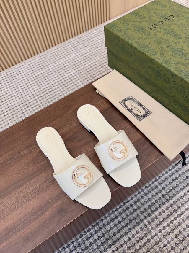 古家 25 季新款.码数:35-42.价格P橡胶底 真皮底
